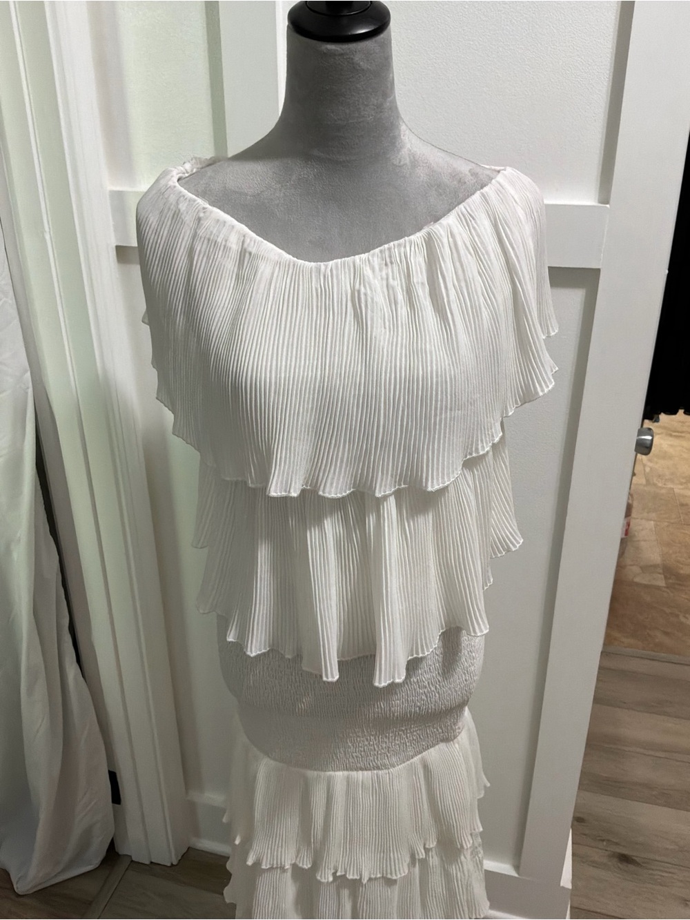 chic White Pleated Ruffle Layered Dress